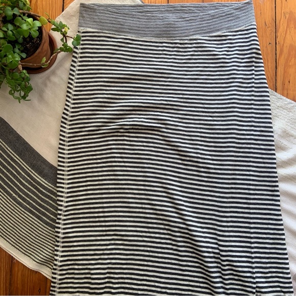 Tart Striped Strapless Jersey Maxi Dress - Picture 3 of 9